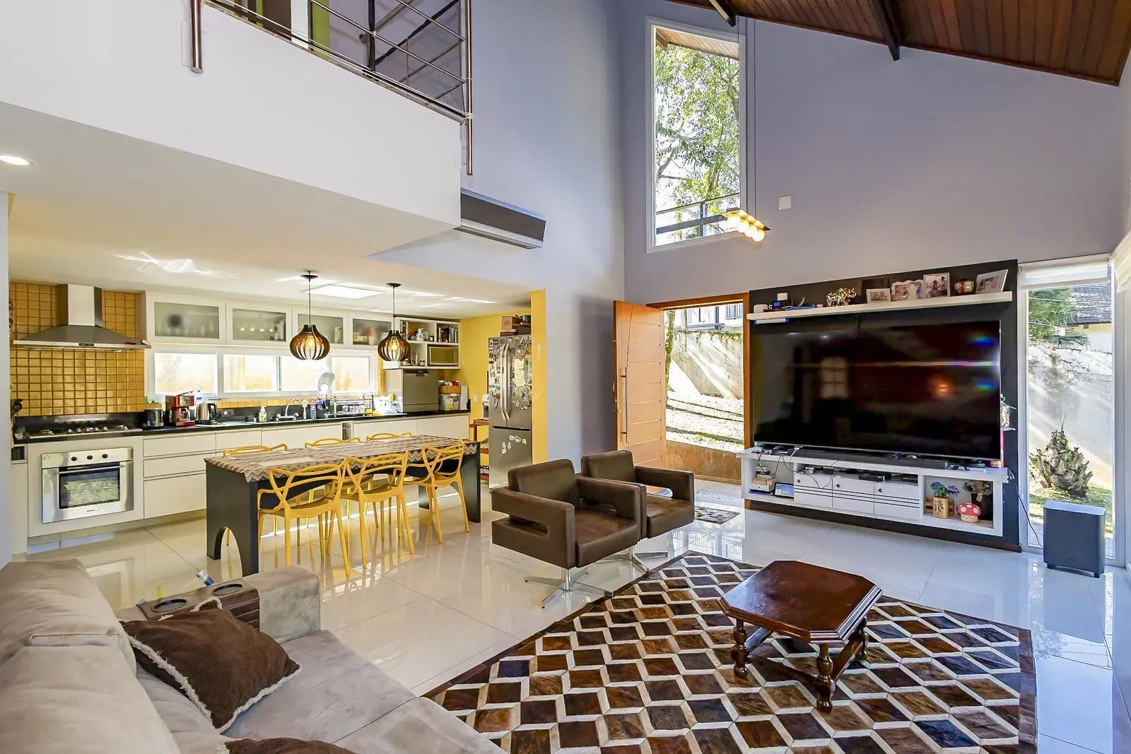 Furnished house with 3 bedrooms and 4 bathrooms