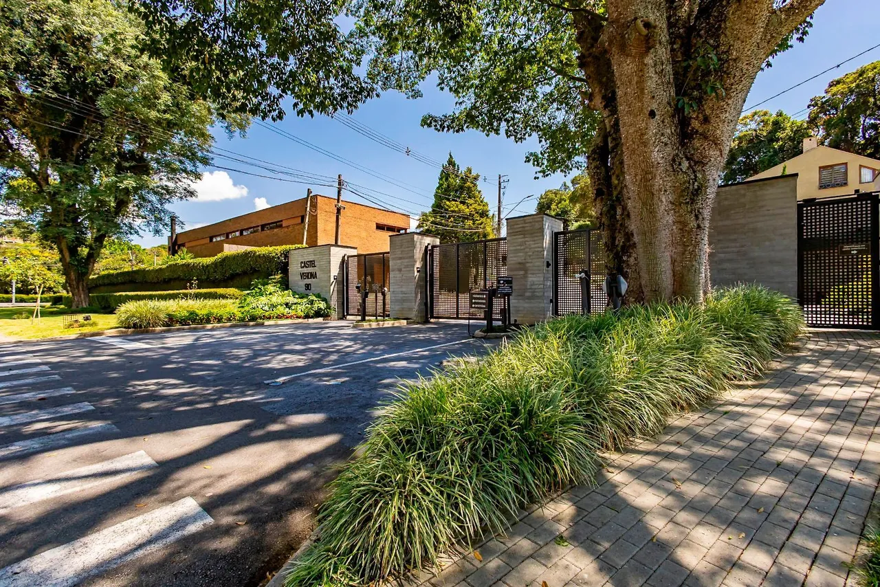 House with 3 bedrooms and 5 bathrooms, 477 m² — photo 15