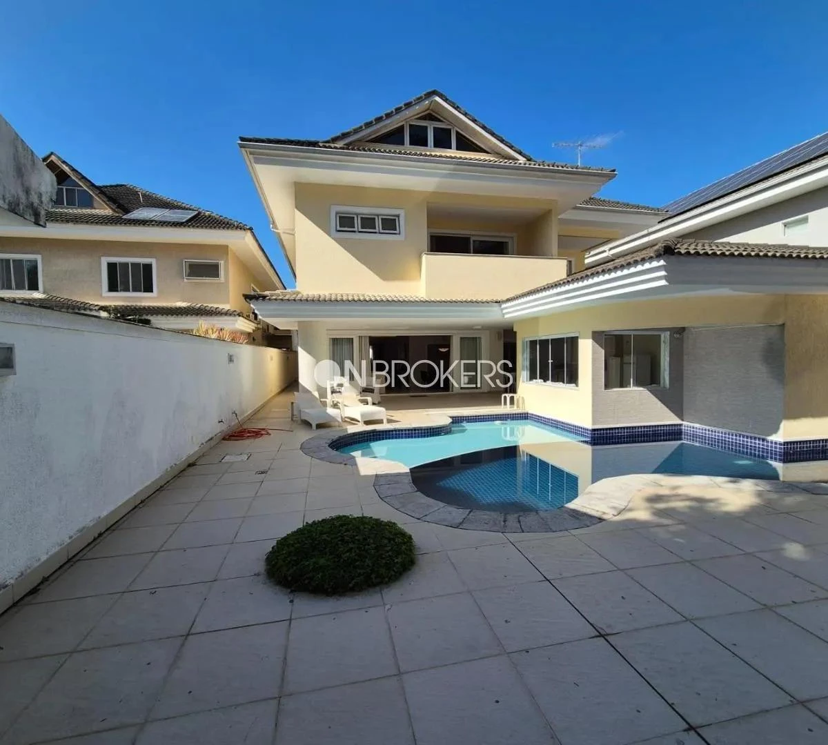 Casa amueblada con 4 suites y 600 m² y 3 plazas — photo 8