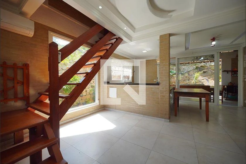 Rental house with 2 bedrooms, 425 m² and a balcony — photo 7