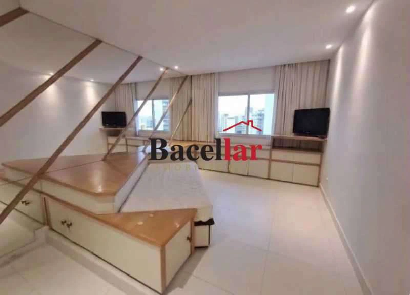 Apartamento mobiliado com 4 quartos e 300 m² — photo 11