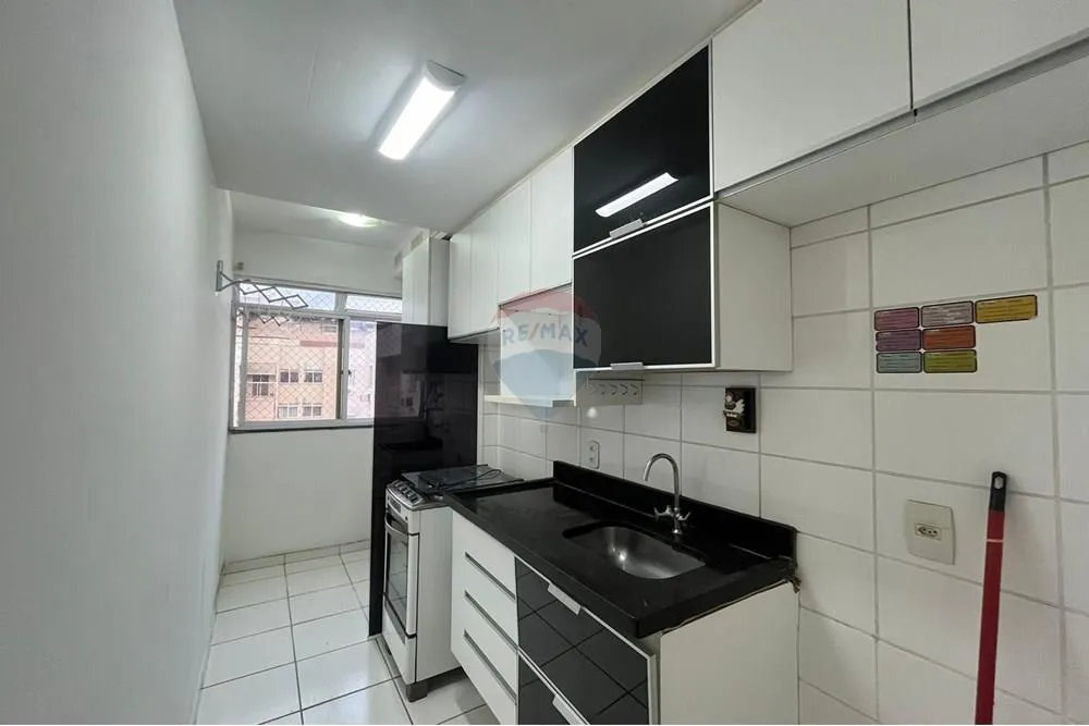 2-bedroom apartment in a building with a gym — photo 13