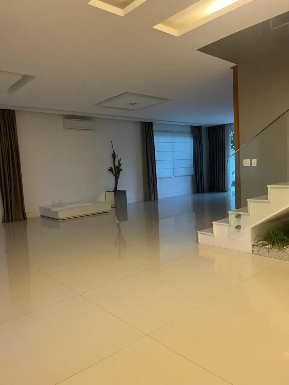 House with 5 suites and a built-in balcony grill — photo 14
