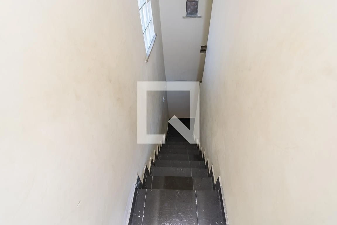 Balcony with a grill in a 3-bedroom apartment, 80 m² — photo 48