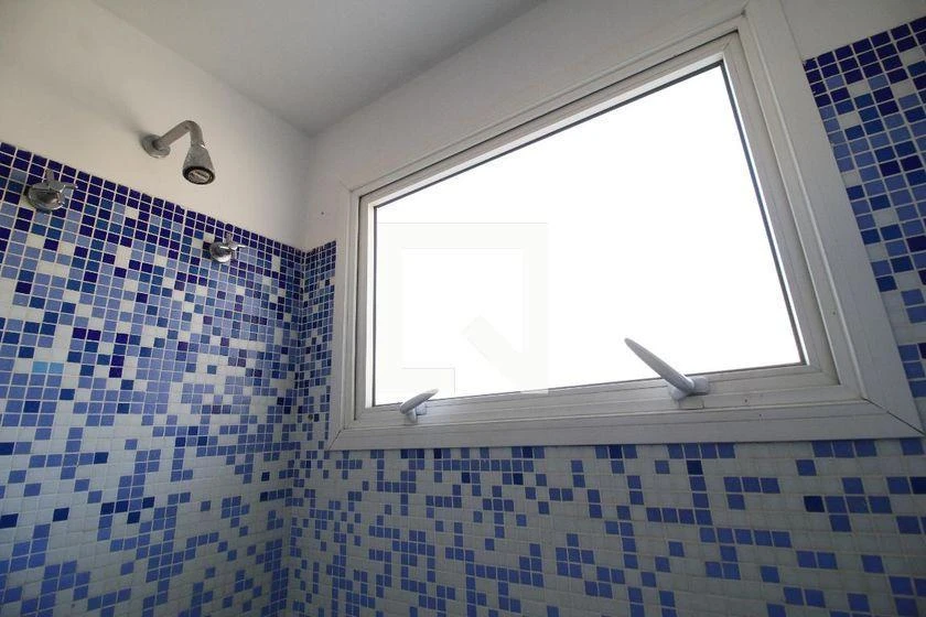 House with 4 en-suite bedrooms and 597 m², 4 parking — photo 37
