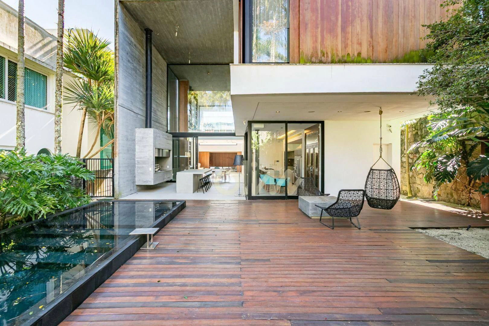 Дом с 5 спальнями, 8 санузлами и 4 парковками, 606 м² — photo 3