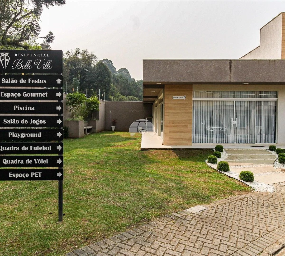 3-bedroom house with a home office in Curitiba