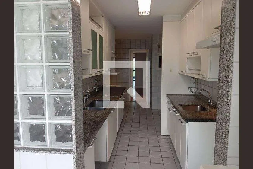 250 m² apartment with 4 bedrooms and 3 parking spots — photo 23