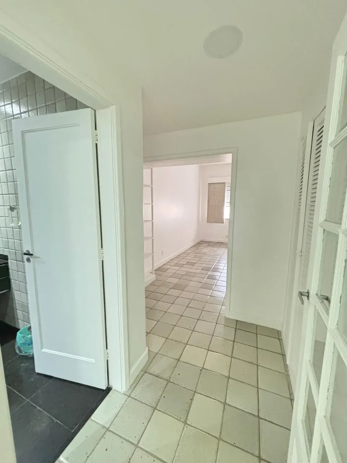 Apartment, 280 m², with a water view — photo 33