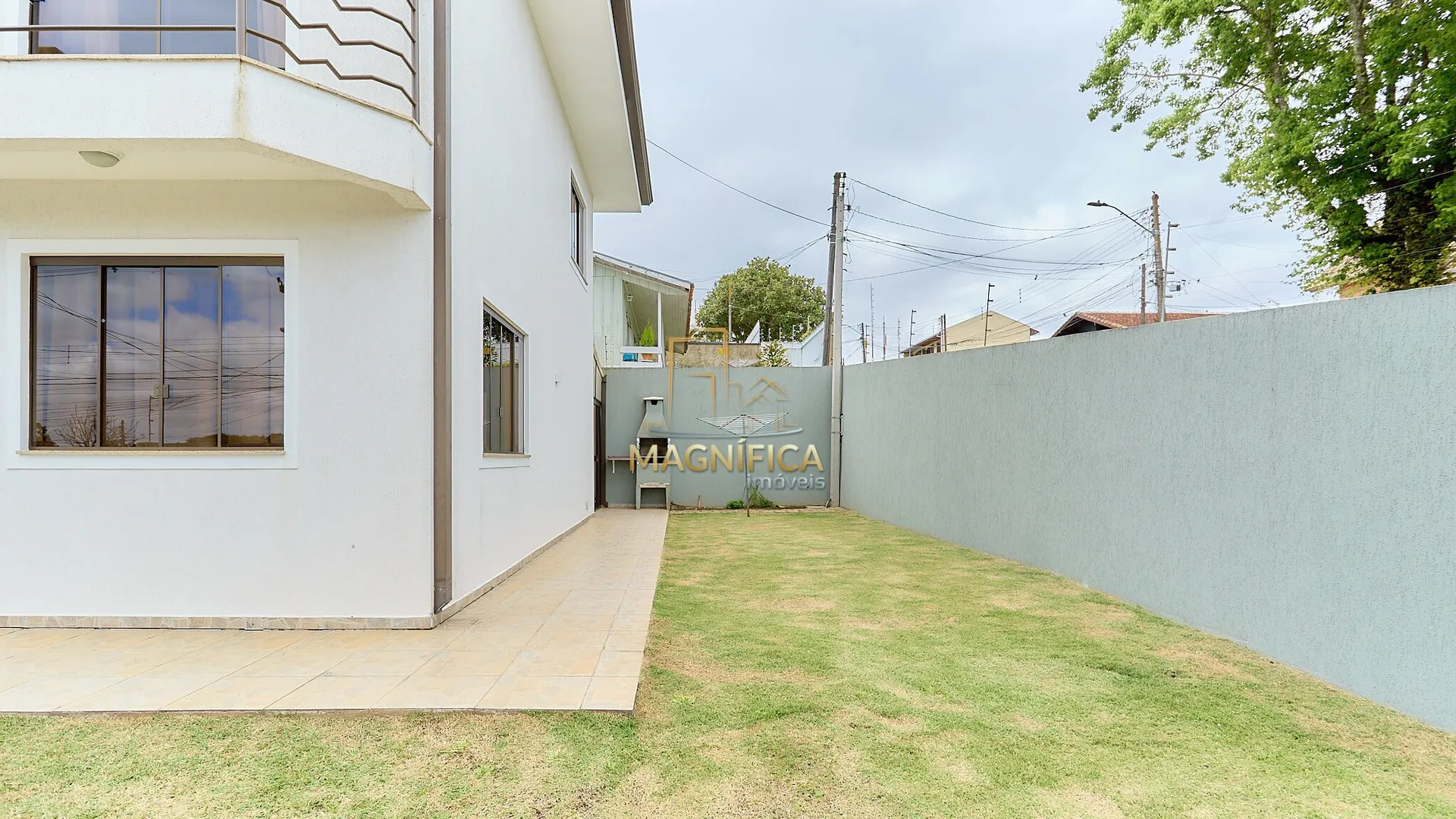 House with 3 bedrooms and 3 bathrooms, no parking — photo 45