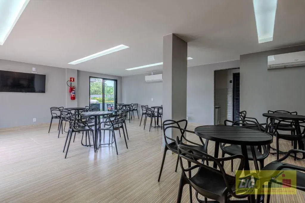 2-bedroom apartment with open-plan kitchen and gas stove — photo 22