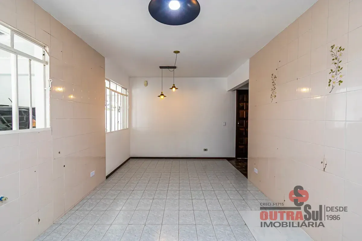 Casa, 215 m², com piso de madeira ou laminado — photo 18
