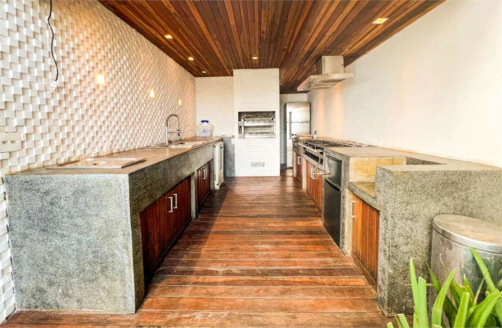 Furnished house with 5 en-suite rooms and 918 m² — photo 24