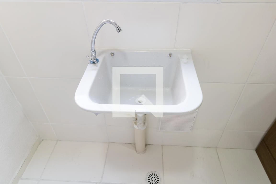 2-bedroom apartment with 1 bathroom and no parking — photo 41