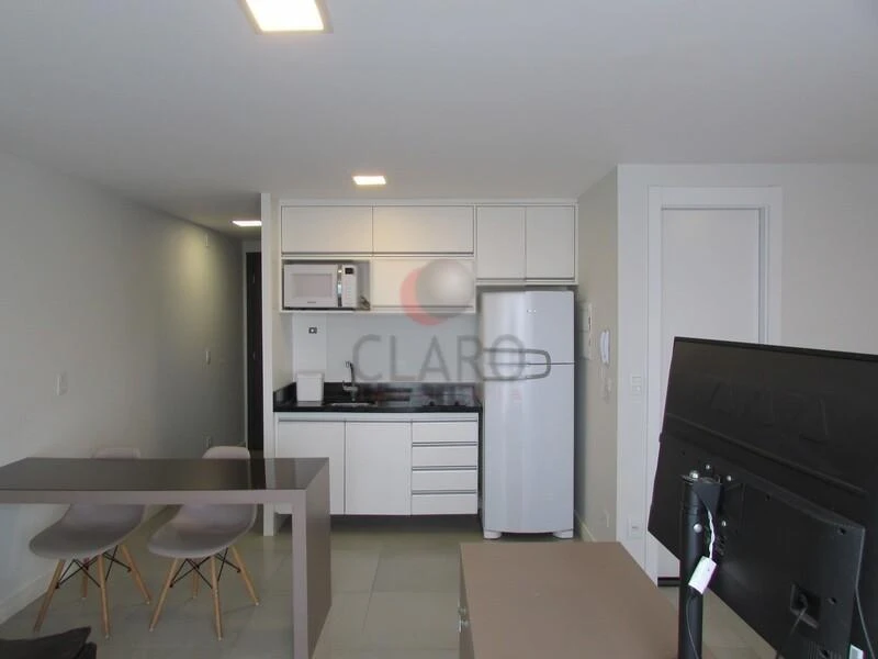 One-bedroom apartment in a building with a coworking space — photo 2