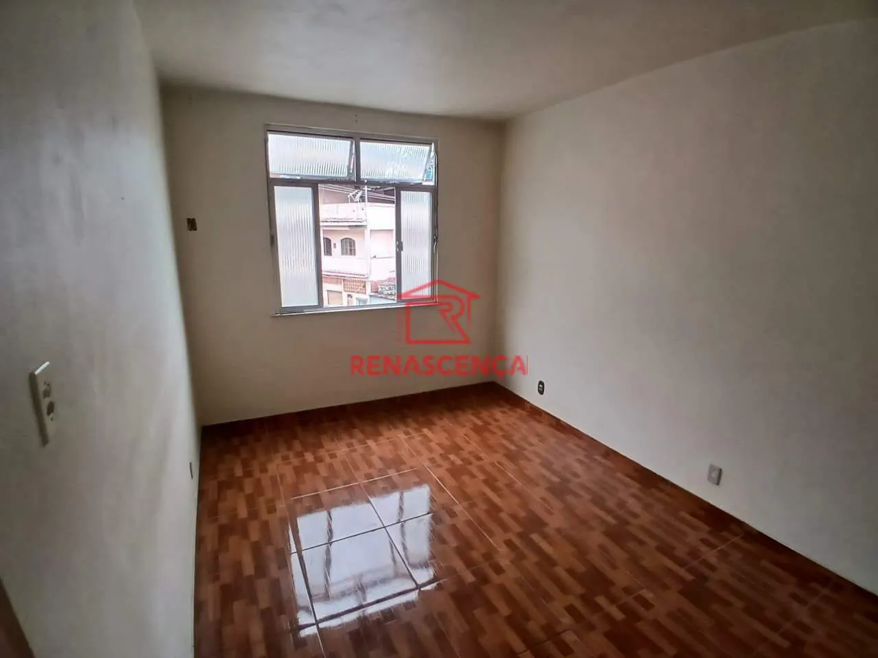 Unfurnished 1-bedroom apartment with closed kitchen — photo 8