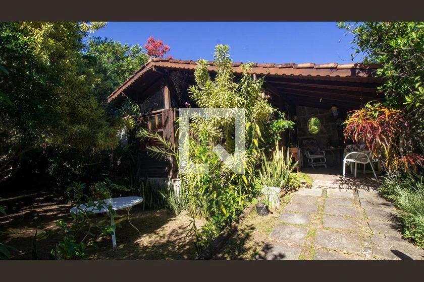 Furnished house with 5 bedrooms and 2100 m² — photo 29