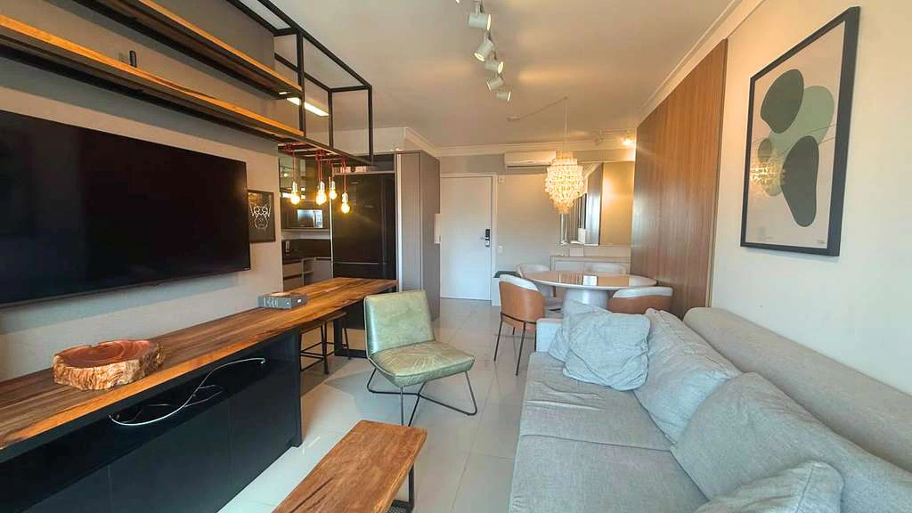 108 m² apartment with 2 en-suites and a balcony — photo 3