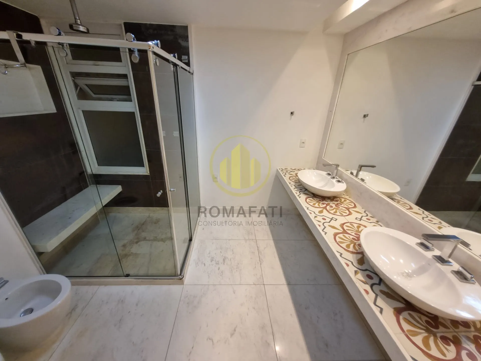 300 m² apartment with 3 bedrooms and an open-plan kitchen — photo 26