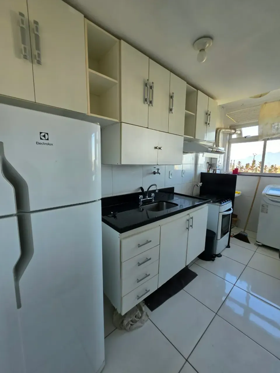Furnished 2-bedroom apartment with open-plan kitchen — photo 2