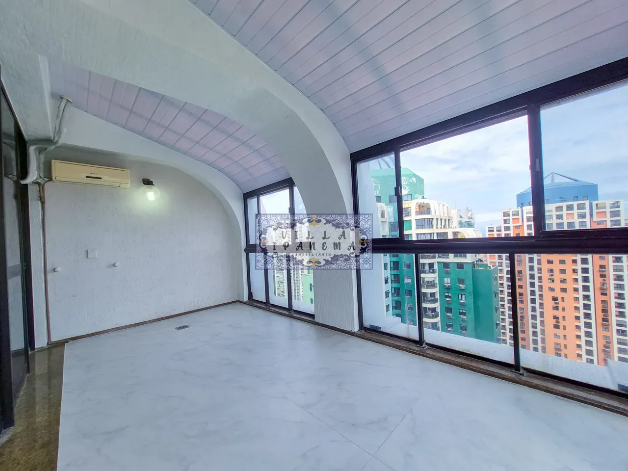 200 m² apartment with 3 en-suite bedrooms and private BBQ — photo 6
