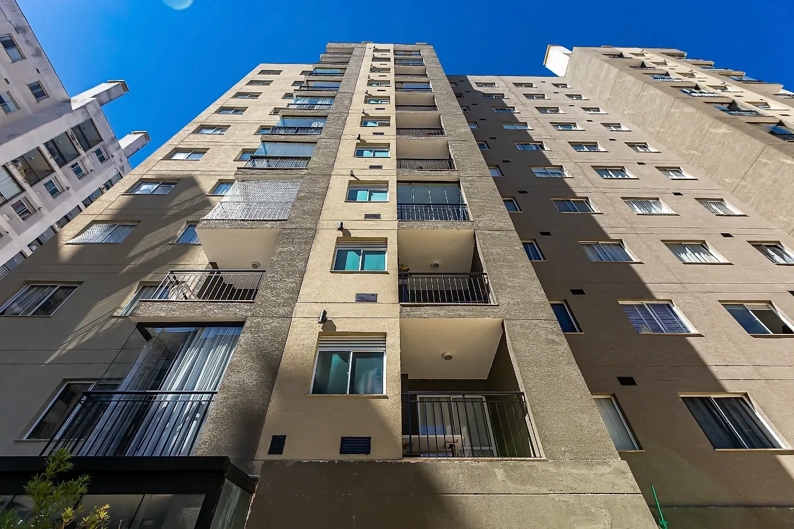 2-bedroom 63 m² apartment with a glass balcony — photo 66