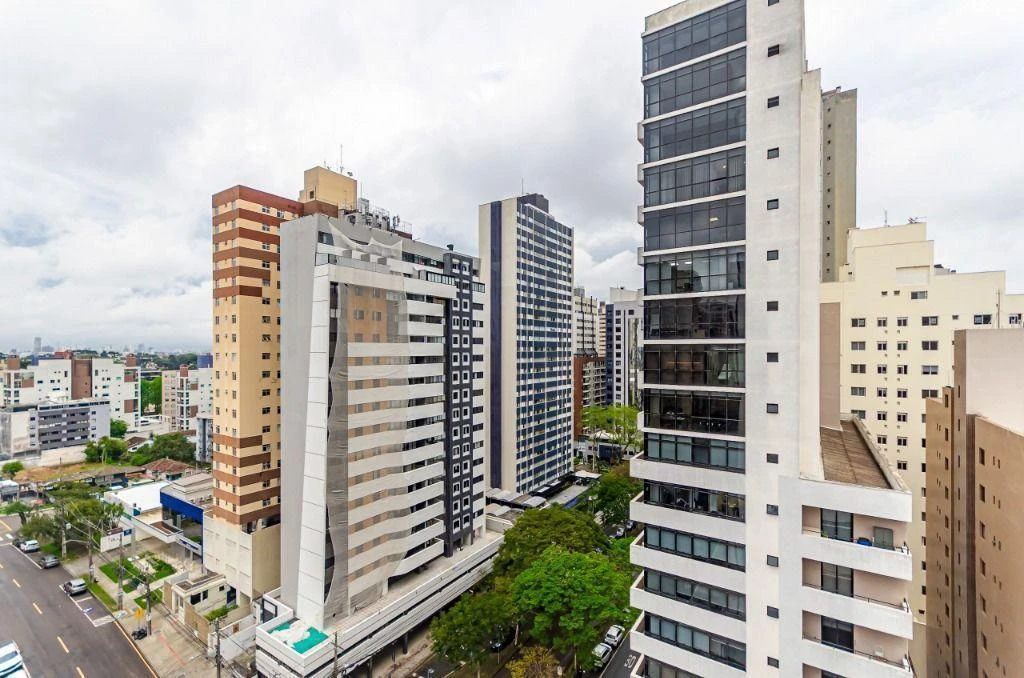 3-bedroom apartment with a washing machine in Curitiba — photo 32