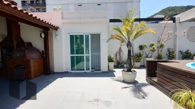 Duplex penthouse with 172 m², 2 bedrooms, 2 bathrooms — photo 9