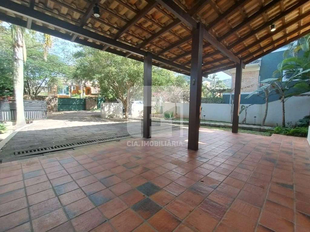 Gated-condo house with 4 bedrooms and 680 m² — photo 4
