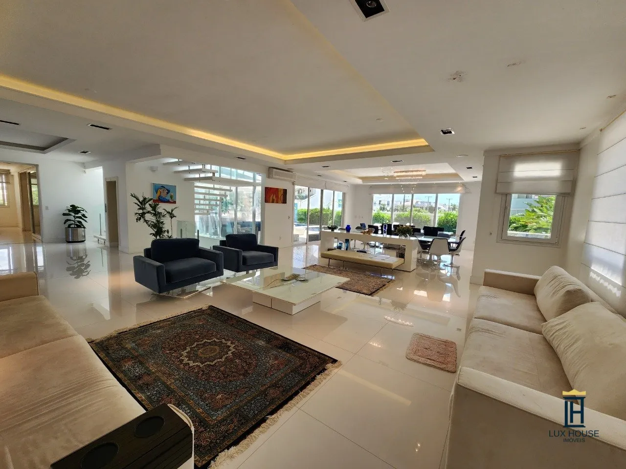 Furnished house with 7 en-suite bedrooms and 10 baths — photo 3
