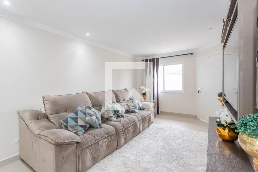 3-bedroom house with a balcony and private garden