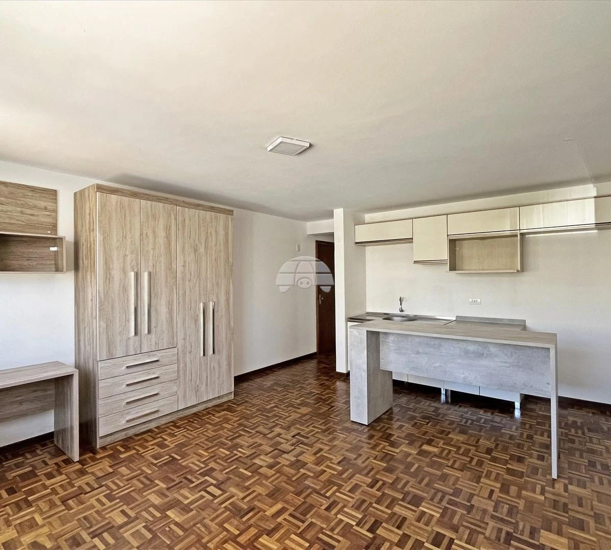 One-bedroom apartment with a home office in Curitiba