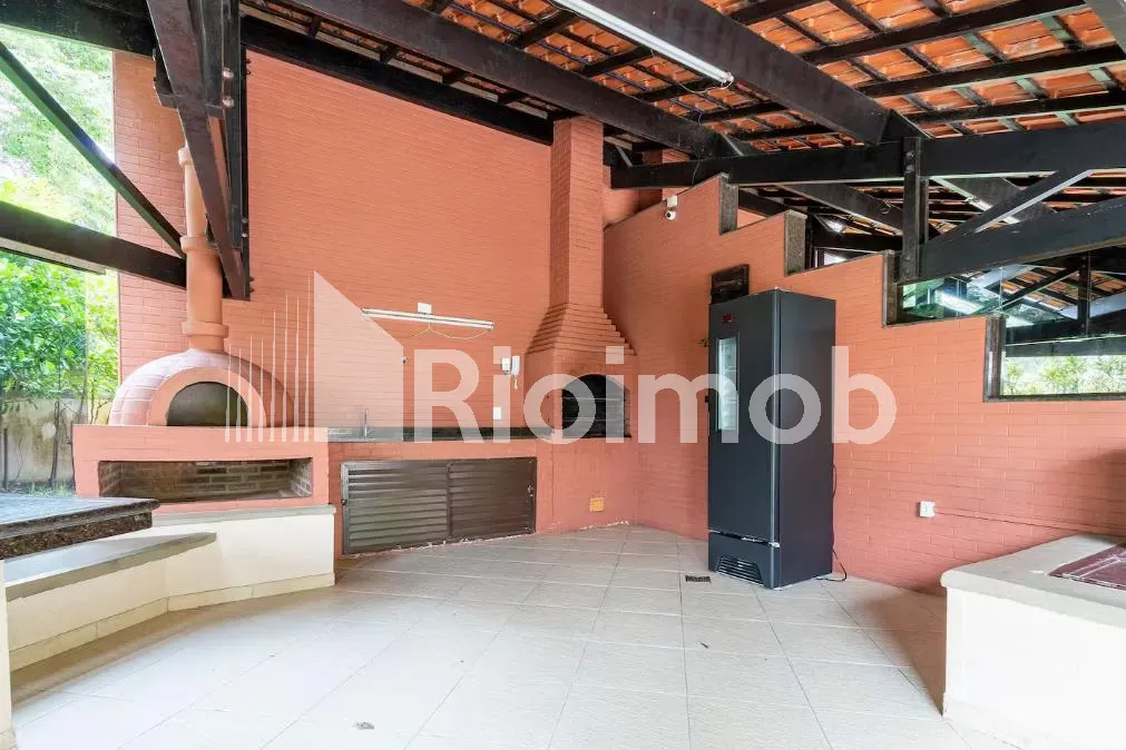 Furnished apartment with balcony and a gas stove kitchen — photo 34