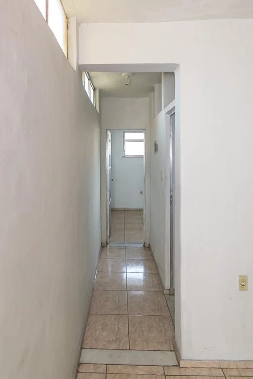 Unfurnished apartment with 2 bedrooms and a laundry area — photo 20
