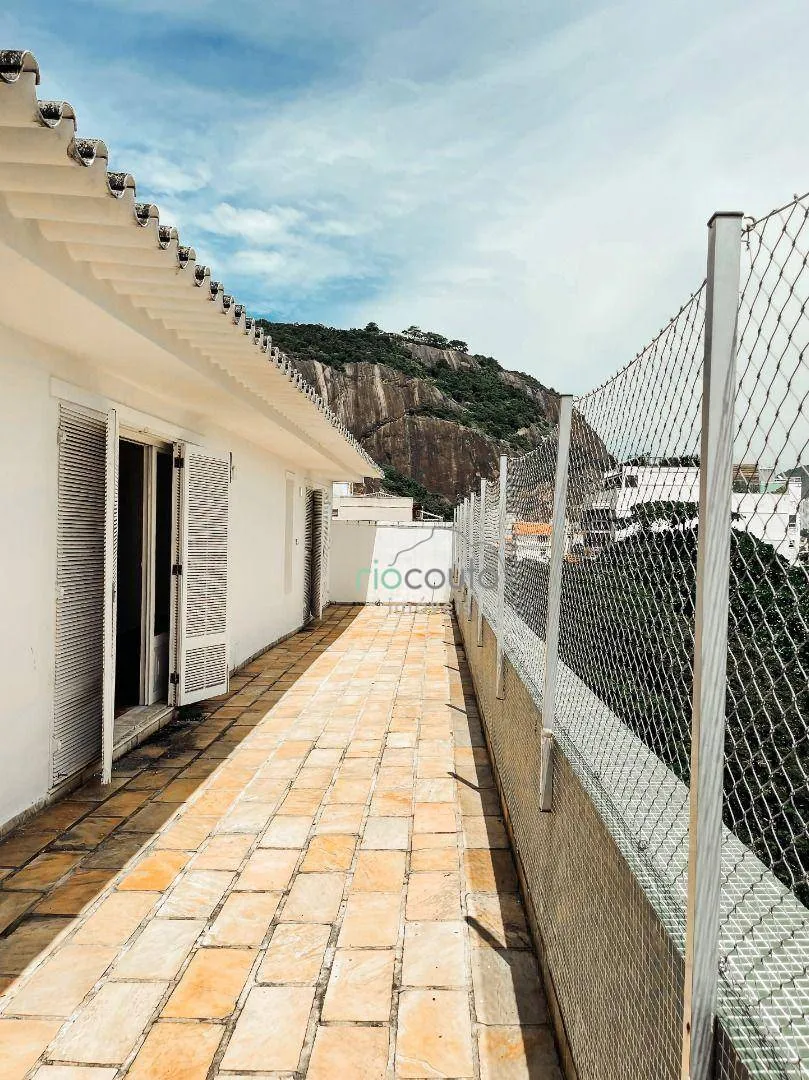 Unfurnished apartment with 4 bedrooms and 377 m² — photo 3