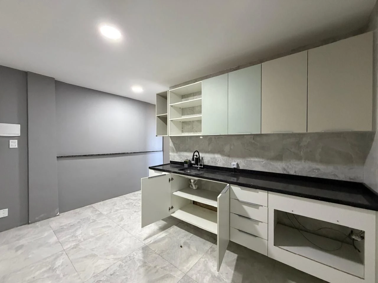 Casa em condomínio com 5 quartos e cozinha integrada — photo 24