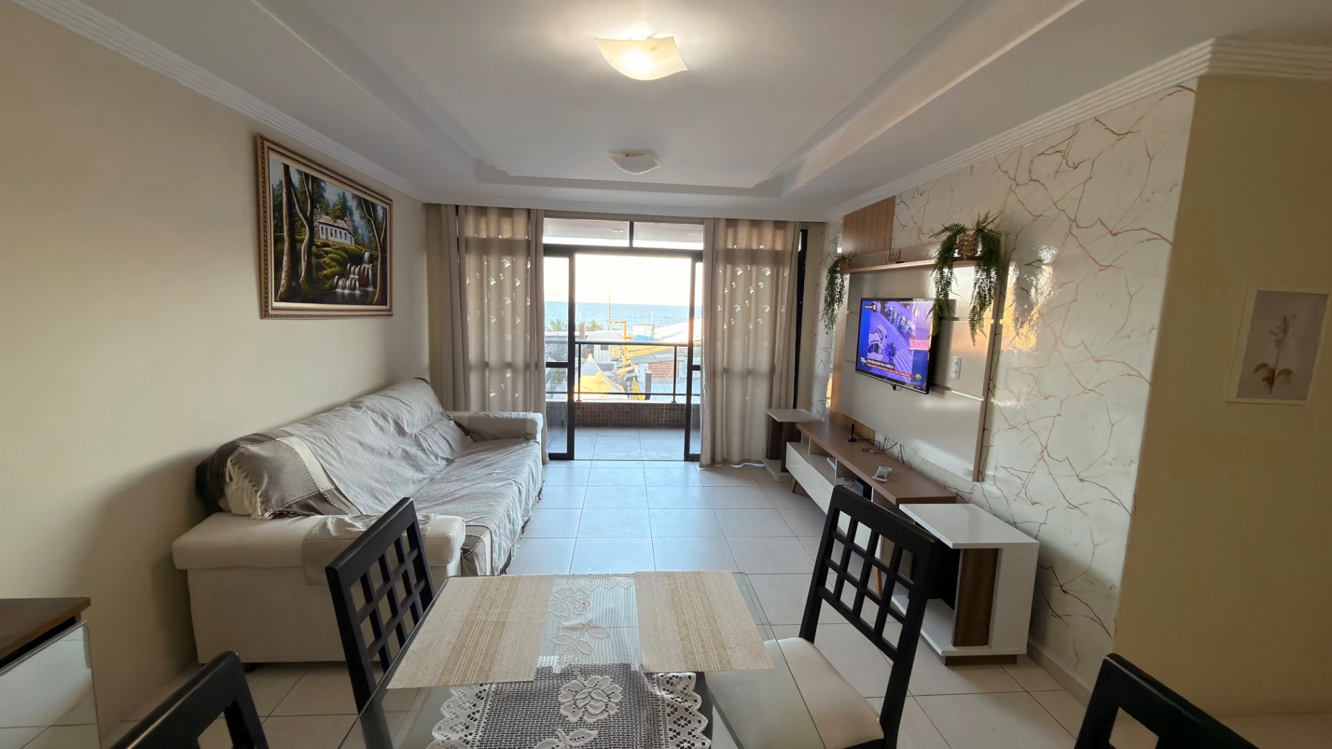 140 m² apartment with a water view and a home office
