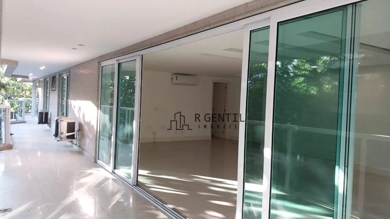 Apartamento com 4 dormitórios e 5 banheiros — photo 15