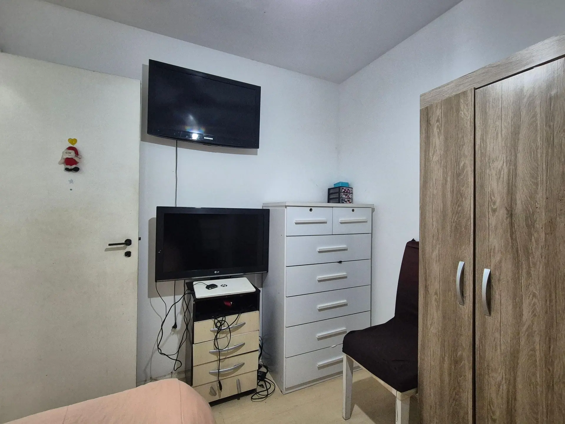 Furnished apartment with 3 bedrooms, 1 suite and balcony — photo 33