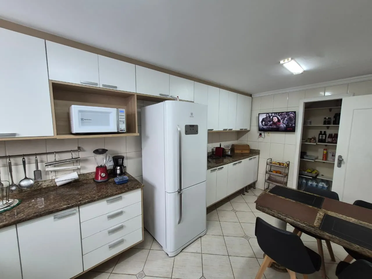 Furnished house for rent with 4 bedrooms and 5 bathrooms — photo 14