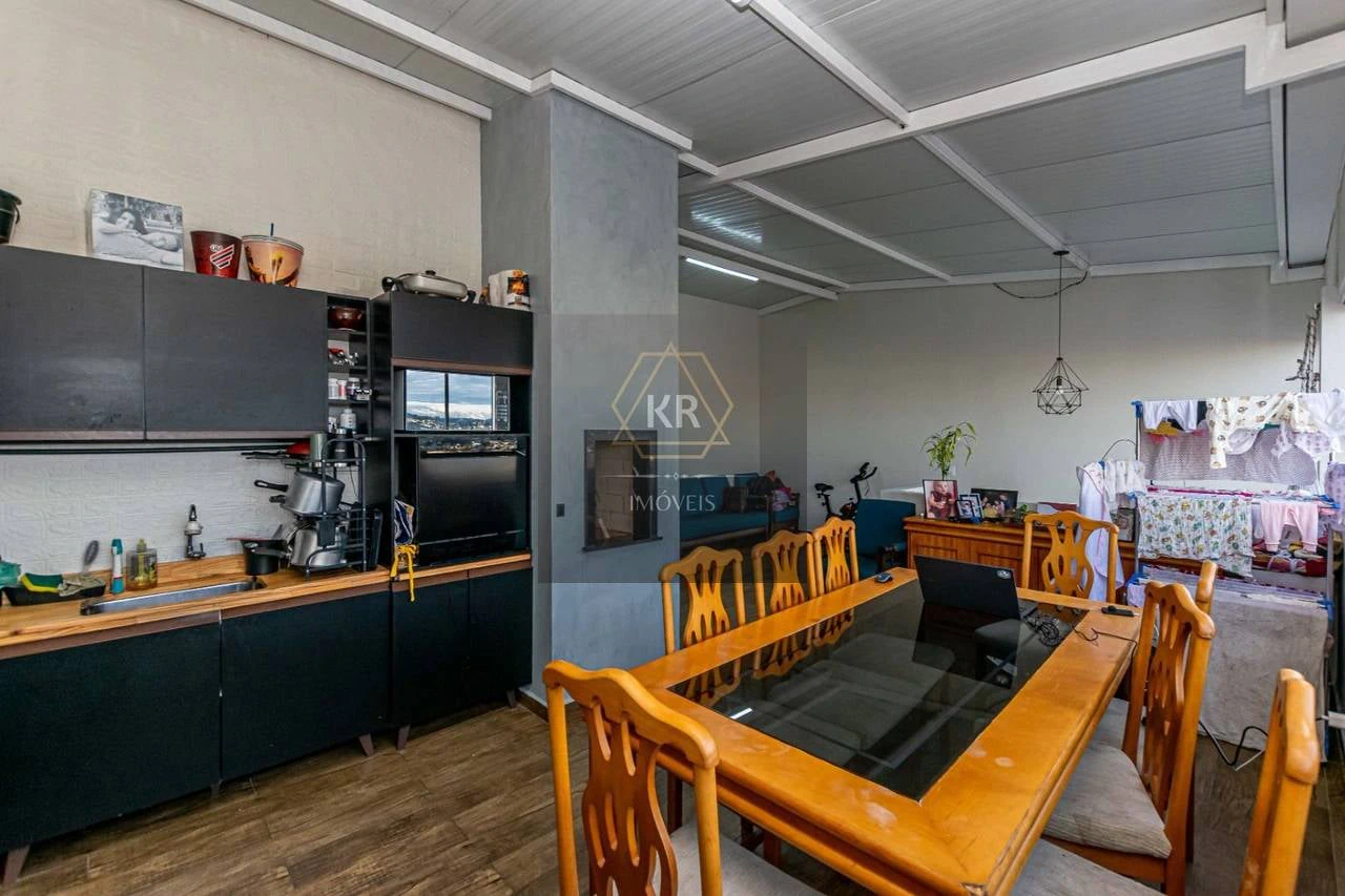 3-bedroom house with floor-to-ceiling windows — photo 25