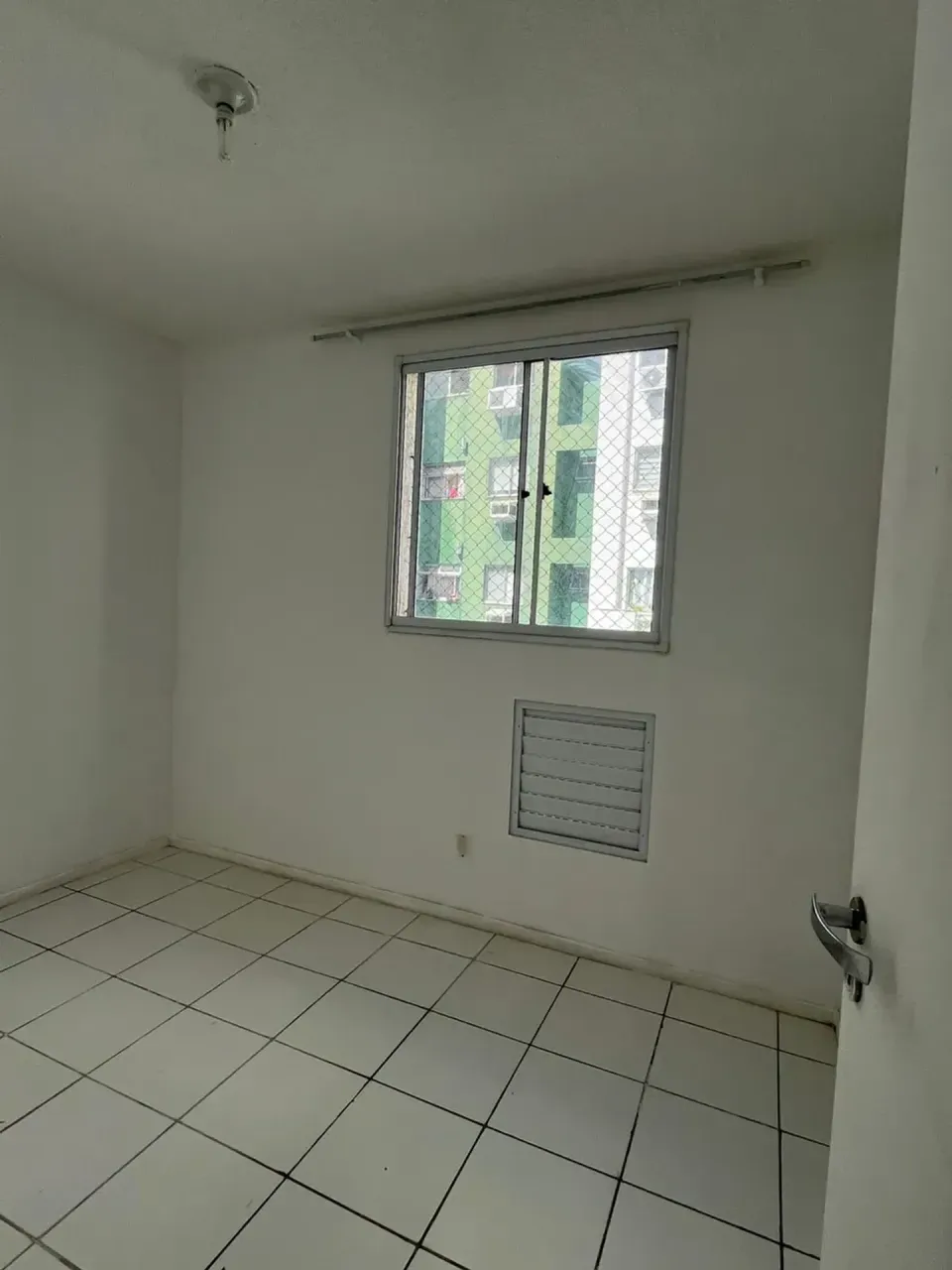 2-bedroom, 2-bath apartment with gas stove kitchen — photo 3
