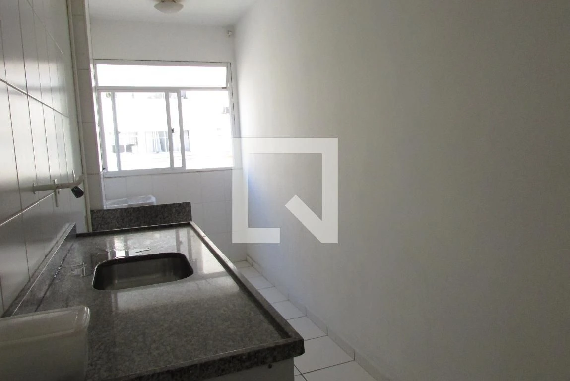 Unfurnished 2-bedroom apartment with 1 parking space — photo 2