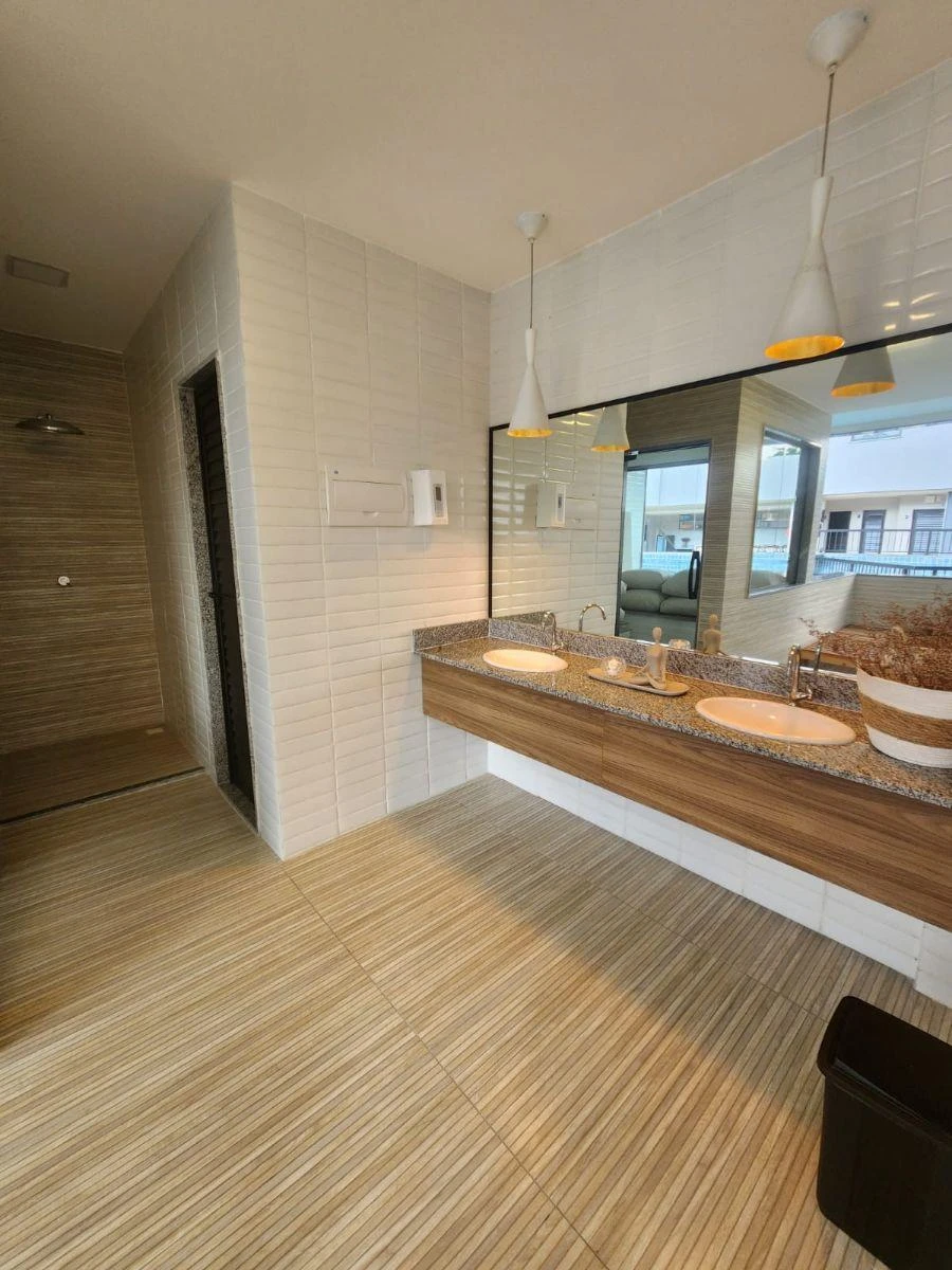 Квартира 65 м² з видом на гори та пральною машиною — photo 19