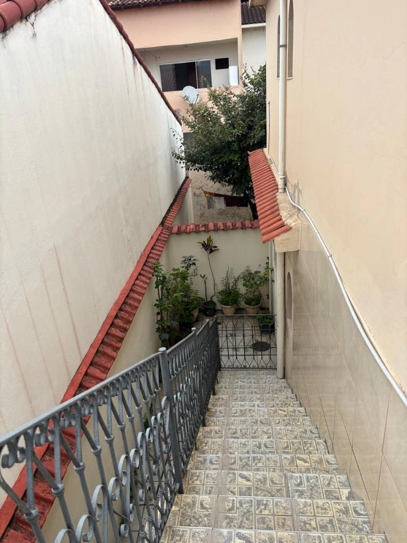 Unfurnished house with 2 bedrooms and a balcony — photo 16