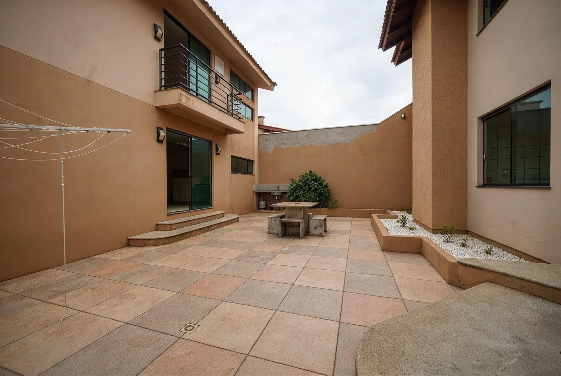 407 m² house with a washing machine and a bathtub — photo 19