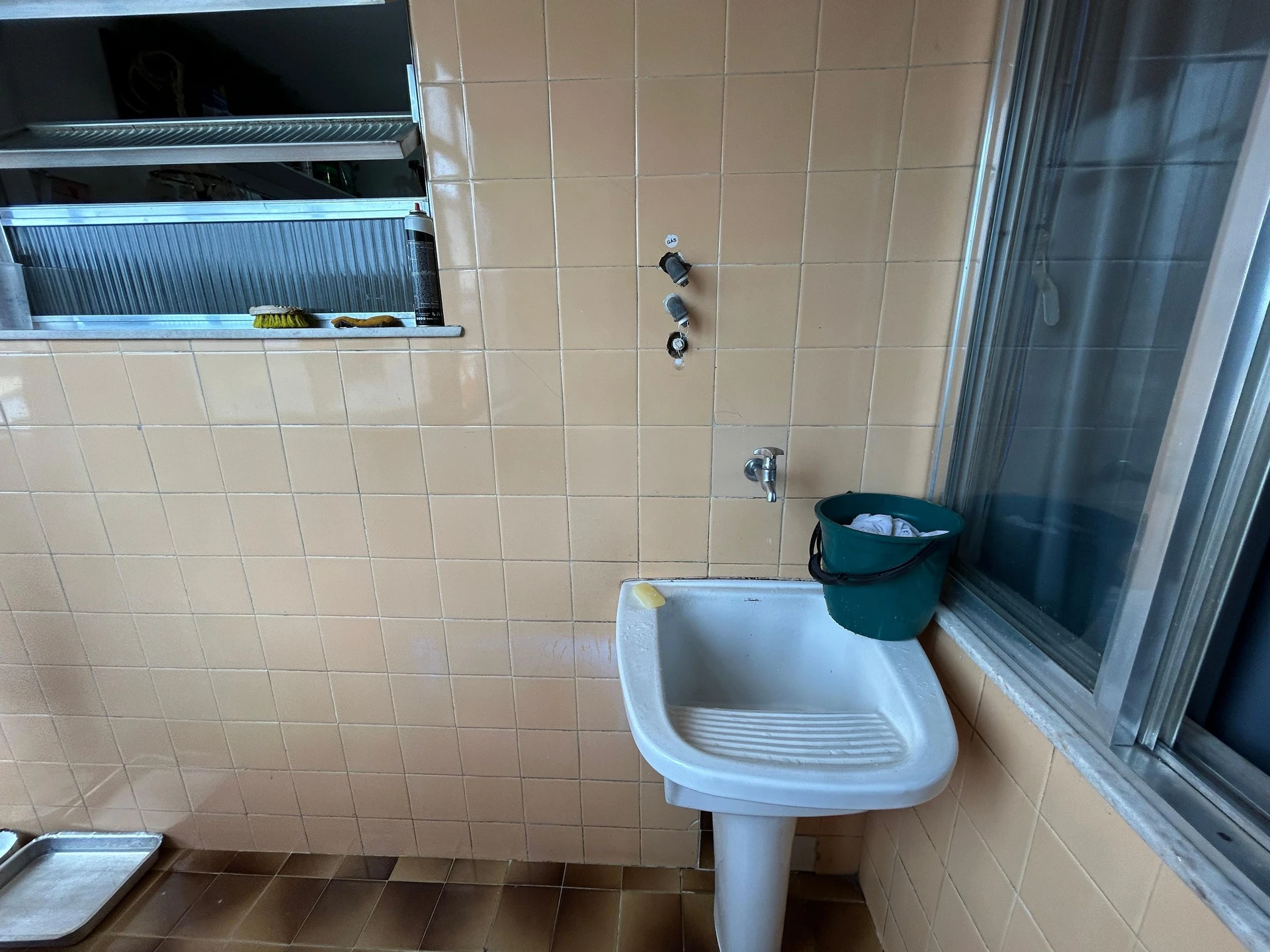 Washing machine in a 3-bedroom apartment, 130 m² — photo 25