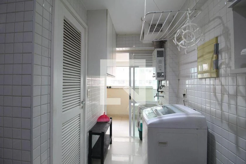 98 m² furnished apartment with 3 bedrooms and parking — photo 25