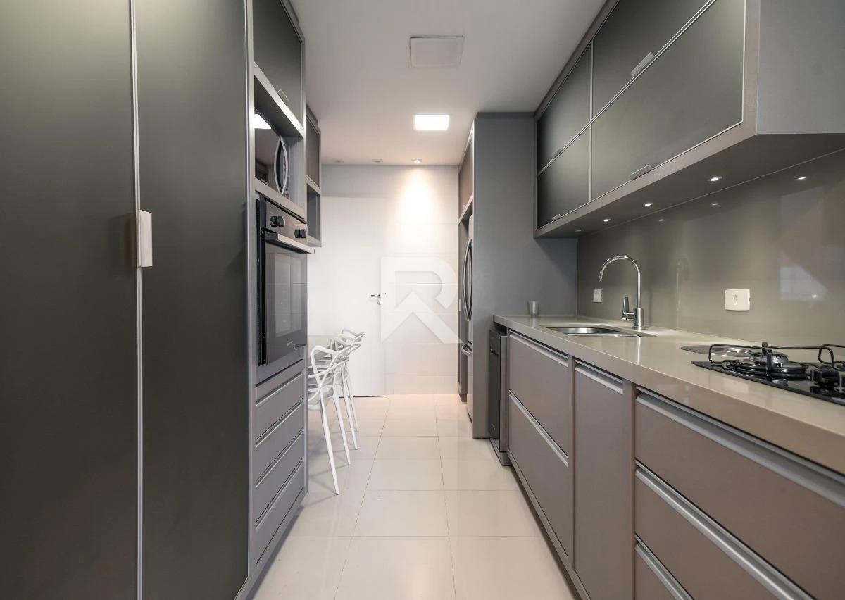 Furnished apartment, 195 m², with floor-to-ceiling windows — photo 30