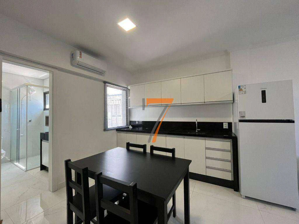 60 m² apartment with 1 bedroom and an open-plan kitchen — photo 2